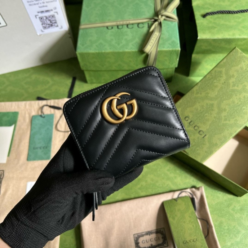 G*u*i wallets & purse